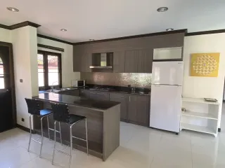 À vendre et à louer 3 chambres villa à Huay Yai, Pattaya