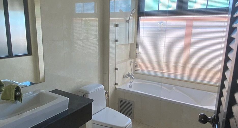 For sale and for rent 3 bedrooms villa in Sattahip, Chonburi
