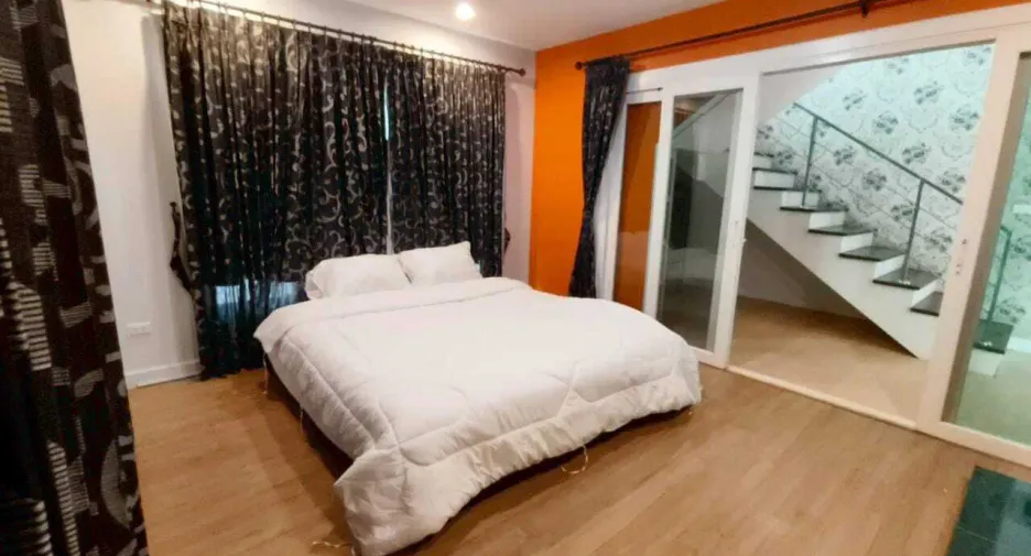 For sale 3 bedrooms house in Saraphi, Chiang Mai