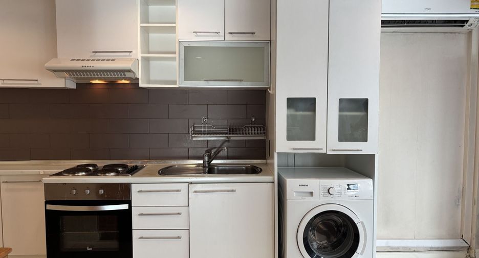 Condo en venta y en alquiler de 2 habitaciones en Watthana, Bangkok