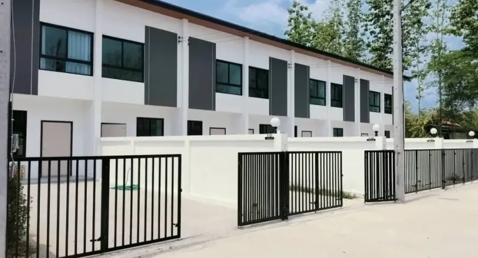 For sale 2 bedrooms townhouse in San Pa Tong, Chiang Mai