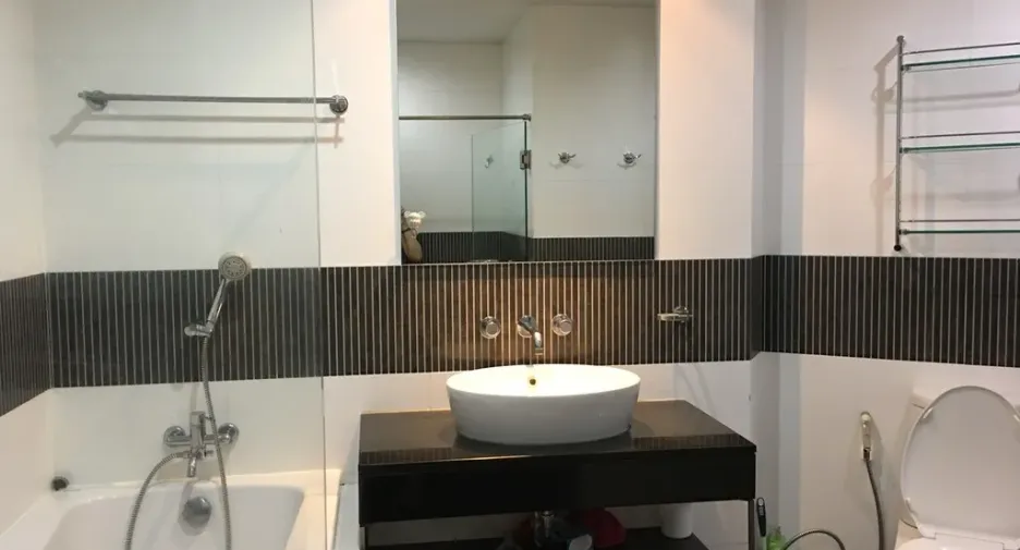 For sale and for rent 2 bedrooms condo in Sathon, Bangkok