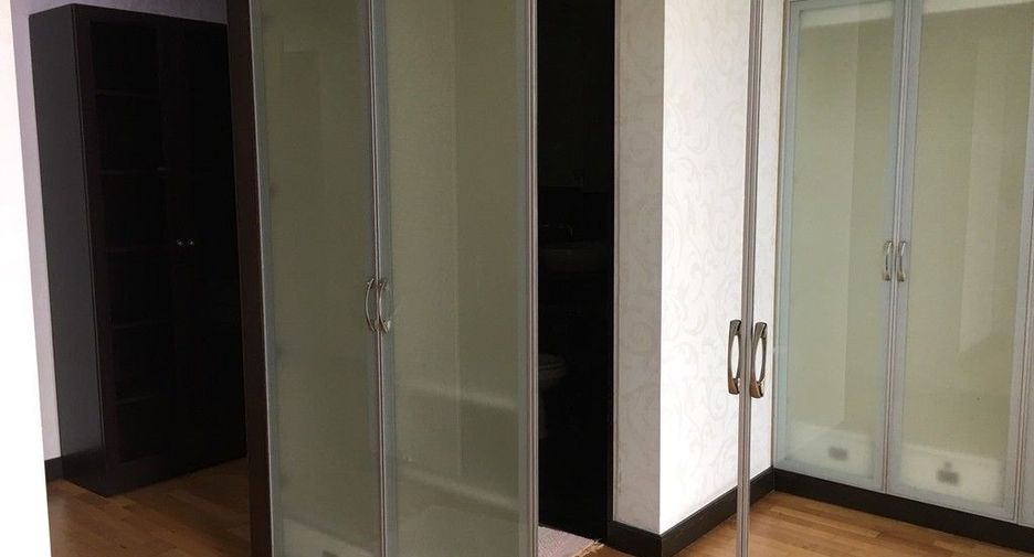 For sale and for rent 2 bedrooms condo in Sathon, Bangkok