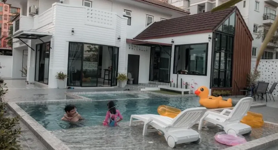 For sale and for rent 4 bedrooms villa in Bang Lamung, Chonburi