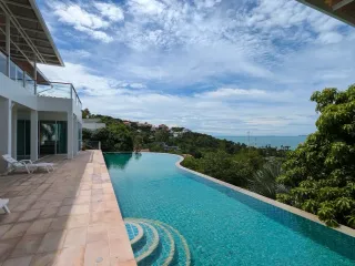 Villa en venta y en alquiler de 6 habitaciones en Ko Samui, Surat Thani