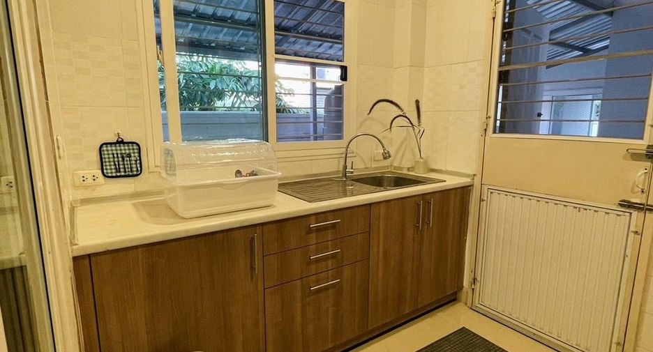 For rent 3 bedrooms house in Mueang Chiang Mai, Chiang Mai