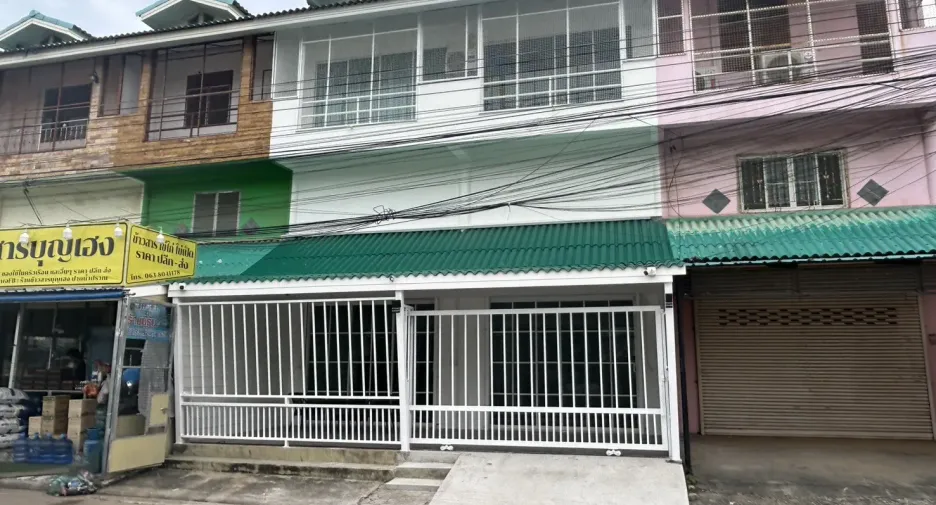 For rent 3 bedrooms townhouse in Pran Buri, Prachuap Khiri Khan