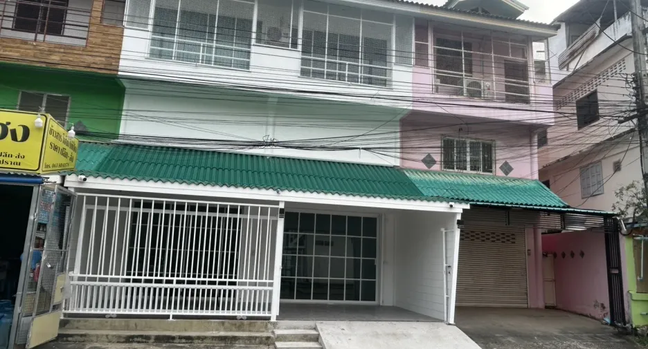 For rent 3 bedrooms townhouse in Pran Buri, Prachuap Khiri Khan