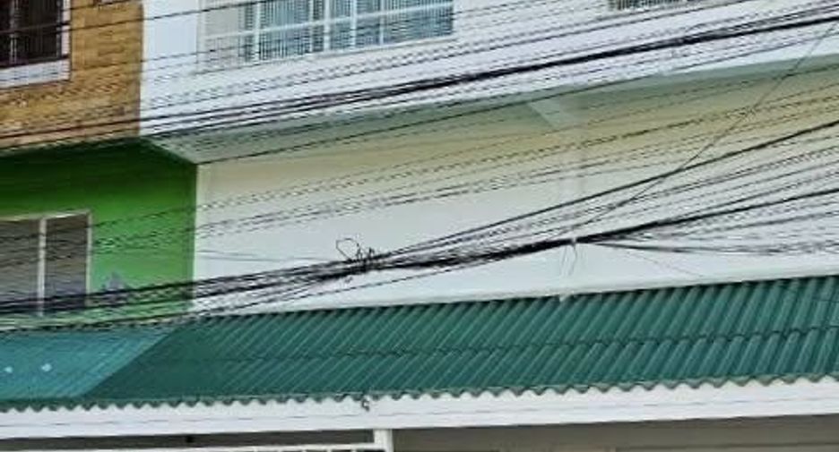 For rent 3 bedrooms townhouse in Pran Buri, Prachuap Khiri Khan