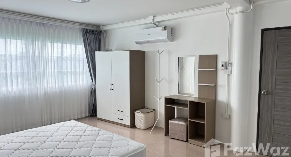 For rent 3 bedrooms townhouse in Pran Buri, Prachuap Khiri Khan