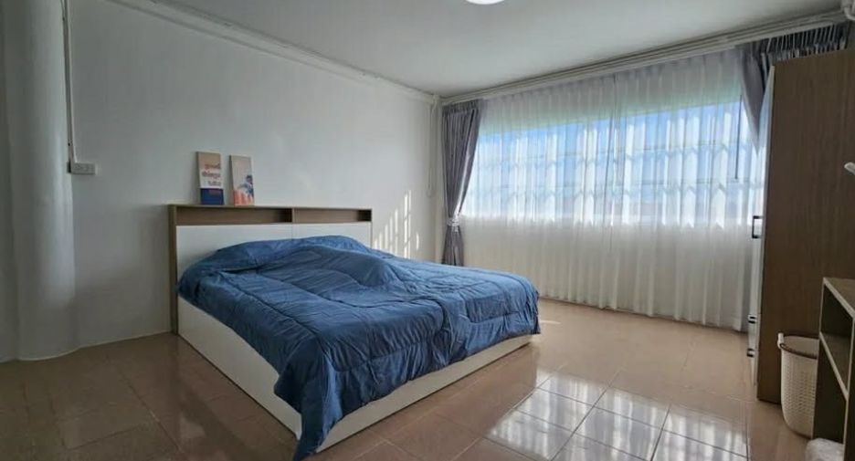 For rent 3 bedrooms townhouse in Pran Buri, Prachuap Khiri Khan