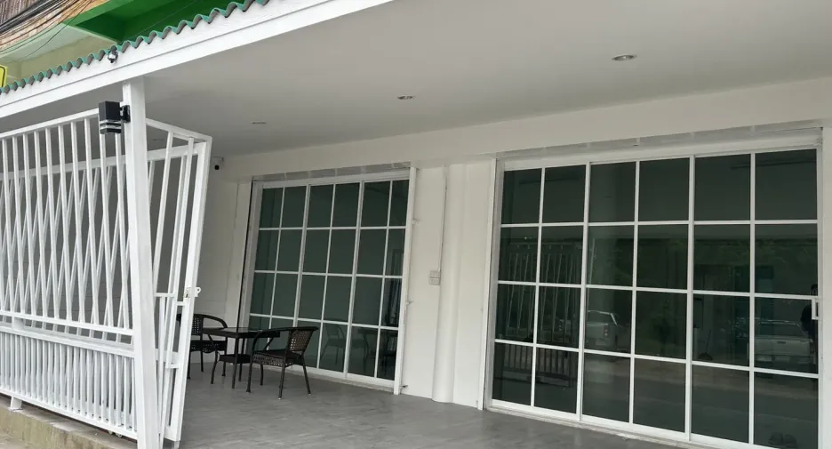 For rent 3 bedrooms townhouse in Pran Buri, Prachuap Khiri Khan