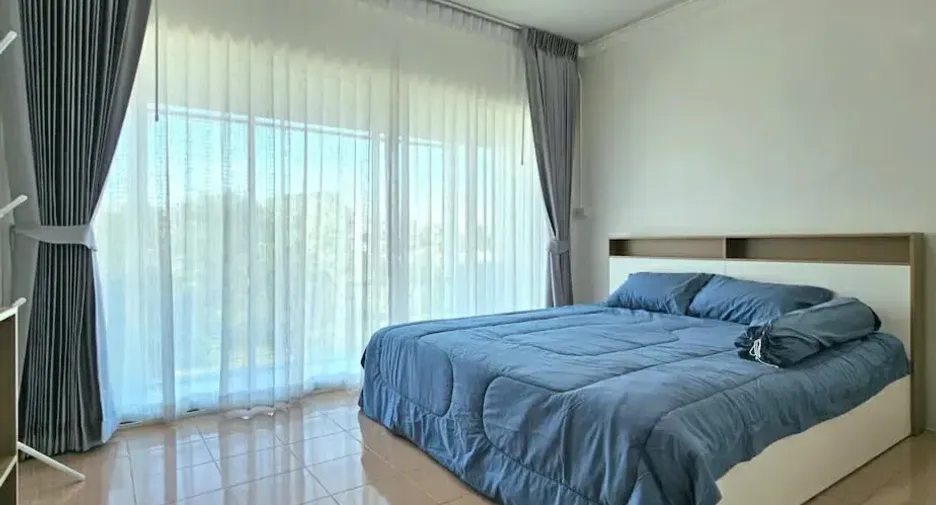 For rent 3 bedrooms townhouse in Pran Buri, Prachuap Khiri Khan