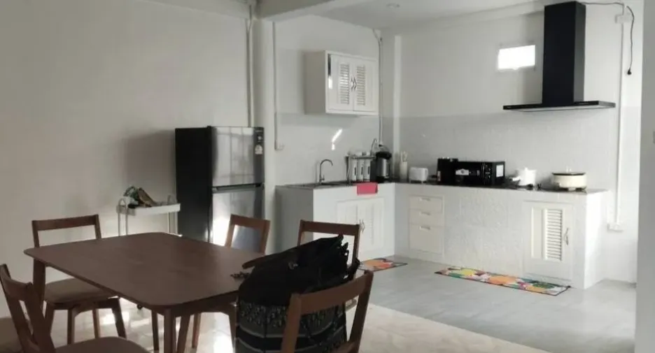 For rent 3 bedrooms townhouse in Pran Buri, Prachuap Khiri Khan