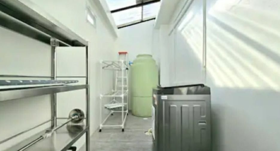 For rent 3 bedrooms townhouse in Pran Buri, Prachuap Khiri Khan