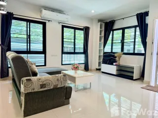 Casa adosada en alquiler de 2 habitaciones en Mueang Chiang Mai, Chiang Mai