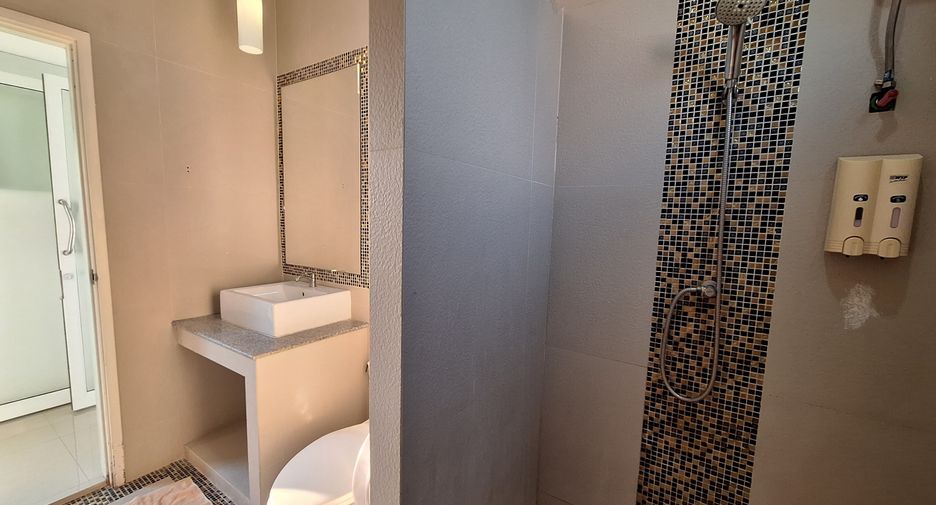 For rent 4 bedrooms villa in Hua Hin, Prachuap Khiri Khan