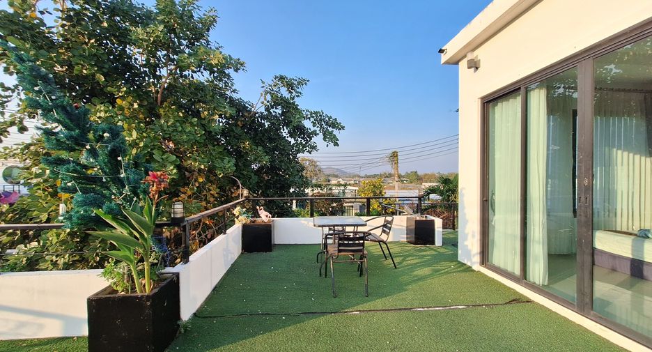 For rent 4 bedrooms villa in Hua Hin, Prachuap Khiri Khan