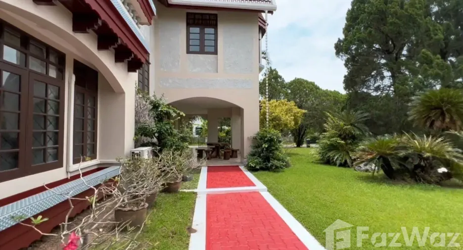 For rent 4 bedrooms villa in Mueang Chiang Mai, Chiang Mai