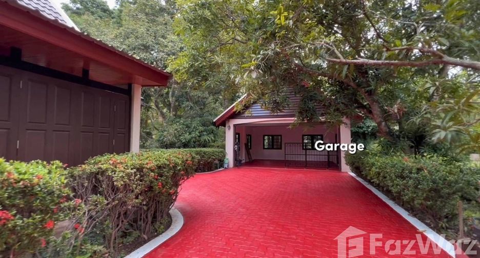 For rent 4 bedrooms villa in Mueang Chiang Mai, Chiang Mai