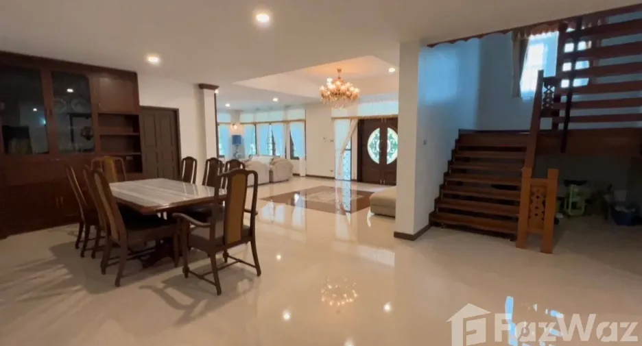 For rent 4 bedrooms villa in Mueang Chiang Mai, Chiang Mai
