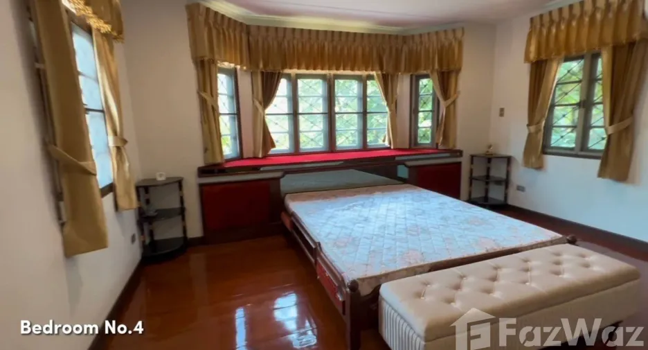For rent 4 bedrooms villa in Mueang Chiang Mai, Chiang Mai