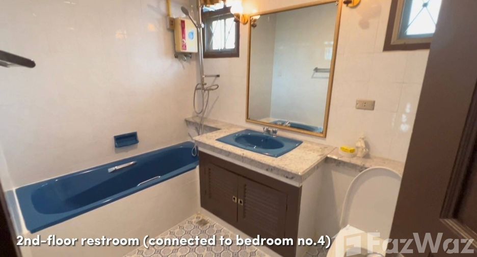 For rent 4 bedrooms villa in Mueang Chiang Mai, Chiang Mai