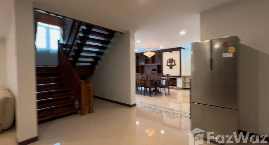 For rent 4 bedrooms villa in Mueang Chiang Mai, Chiang Mai