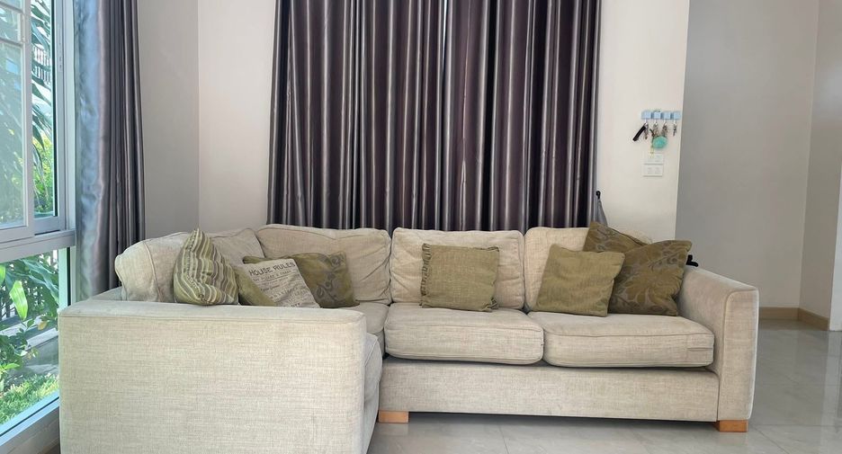 For rent 4 bedrooms villa in Mueang Chiang Mai, Chiang Mai