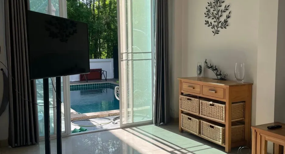 For rent 4 bedrooms villa in Mueang Chiang Mai, Chiang Mai