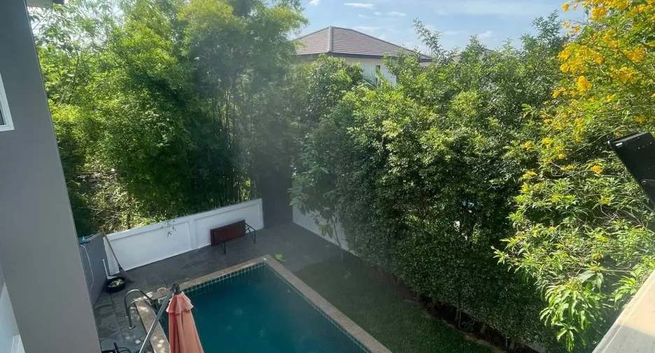 For rent 4 bedrooms villa in Mueang Chiang Mai, Chiang Mai