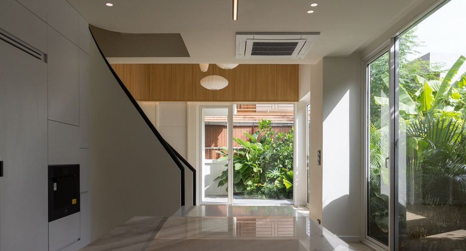 Reihenhaus zum Kauf mit 2 Zimmer in Phra Khanong, Bangkok