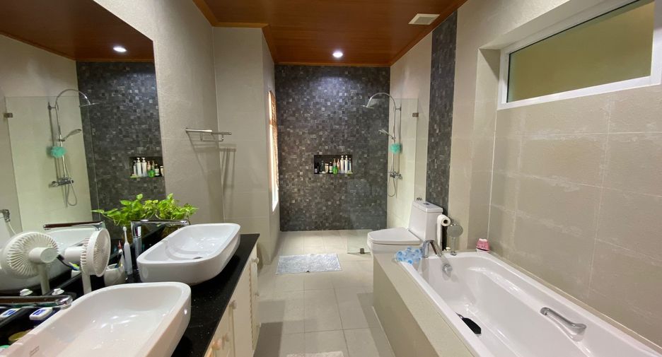For sale and for rent 4 bedrooms villa in Hua Hin, Prachuap Khiri Khan