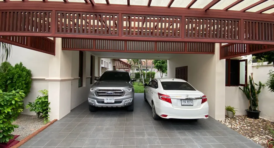 À vendre et à louer 4 chambres villa à Hua Hin, Prachuap Khiri Khan