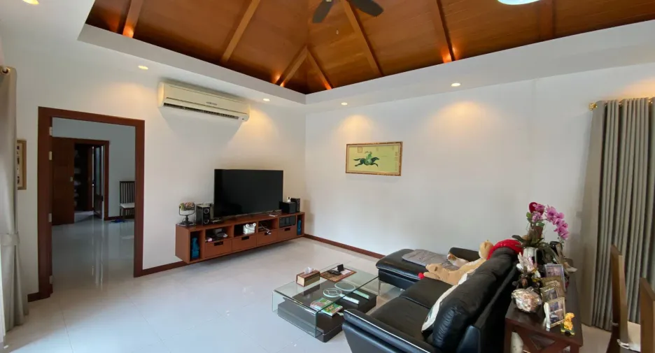 For sale and for rent 4 bedrooms villa in Hua Hin, Prachuap Khiri Khan