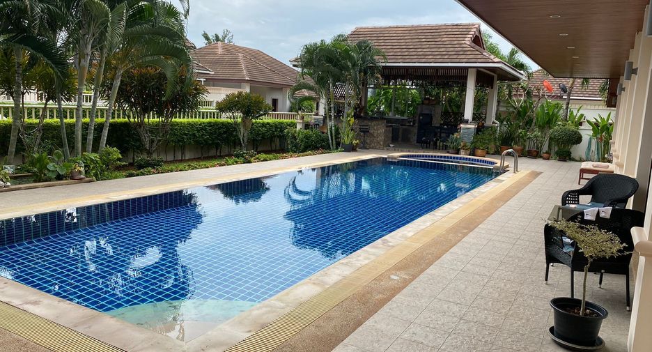 For sale and for rent 4 bedrooms villa in Hua Hin, Prachuap Khiri Khan