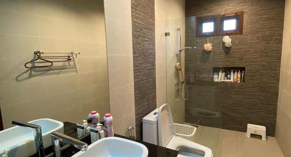 For sale and for rent 4 bedrooms villa in Hua Hin, Prachuap Khiri Khan