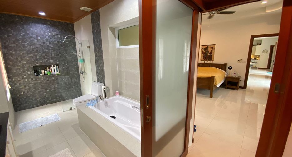 For sale and for rent 4 bedrooms villa in Hua Hin, Prachuap Khiri Khan