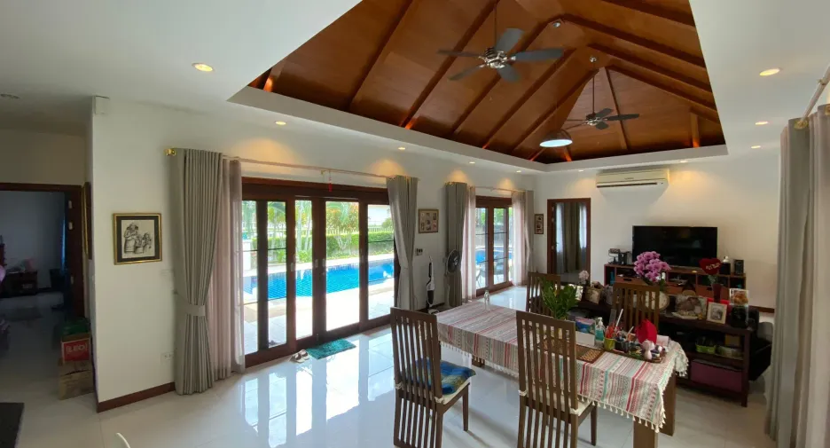 For sale and for rent 4 bedrooms villa in Hua Hin, Prachuap Khiri Khan