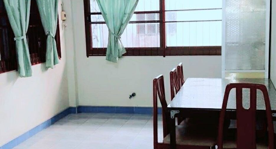 Casa en venta y en alquiler de 3 habitaciones en Sai Mai, Bangkok