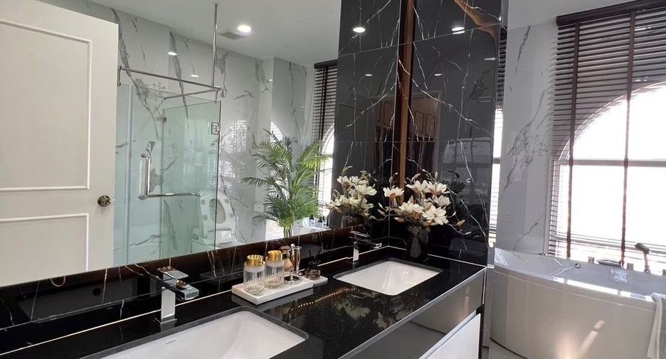 For sale 4 bedrooms condo in Bang Lamung, Chonburi