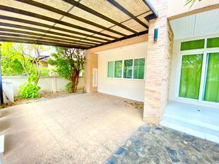 À vendre et à louer 3 chambres maison à Si Racha, Chonburi