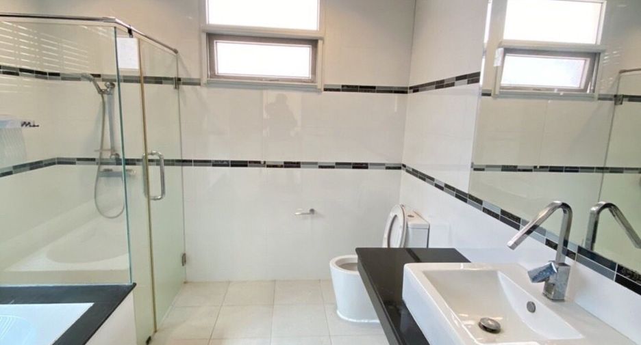 For sale and for rent 3 bedrooms house in Si Racha, Chonburi