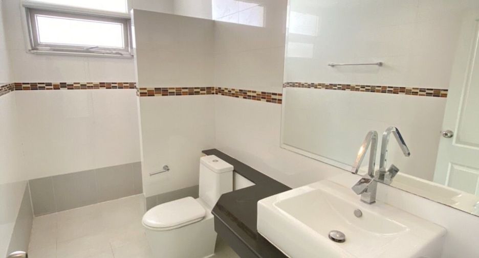 For sale and for rent 3 bedrooms house in Si Racha, Chonburi