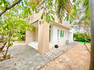 À vendre et à louer 3 chambres maison à Si Racha, Chonburi