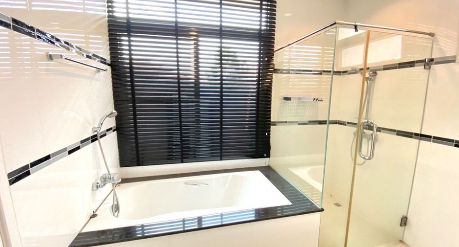 For sale and for rent 3 bedrooms house in Si Racha, Chonburi