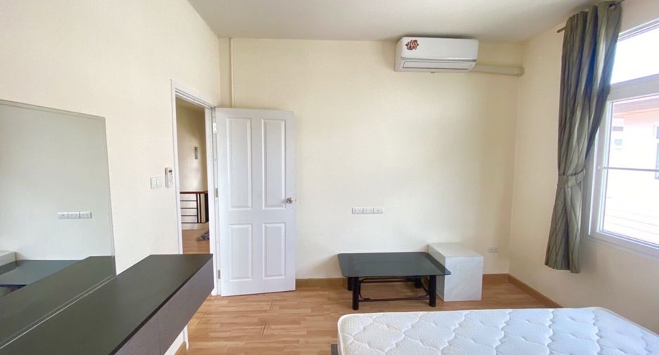 For sale and for rent 3 bedrooms house in Si Racha, Chonburi