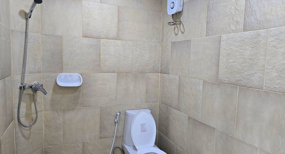 For rent 3 bedrooms condo in Bang Lamung, Chonburi