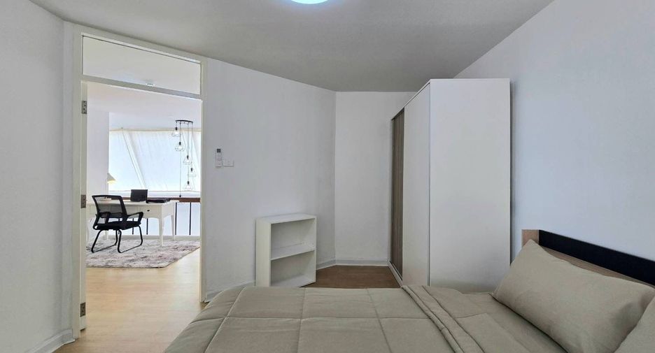 For rent 3 bedrooms condo in Bang Lamung, Chonburi