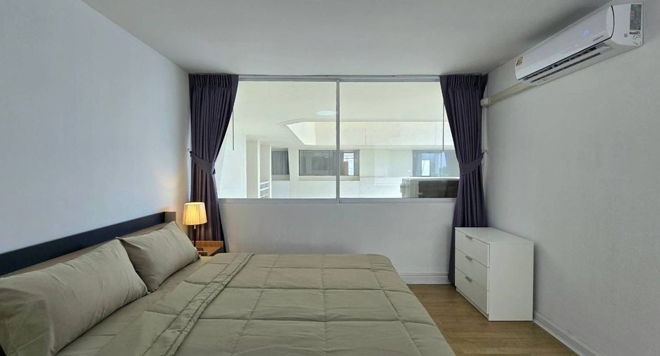 For rent 3 bedrooms condo in Bang Lamung, Chonburi